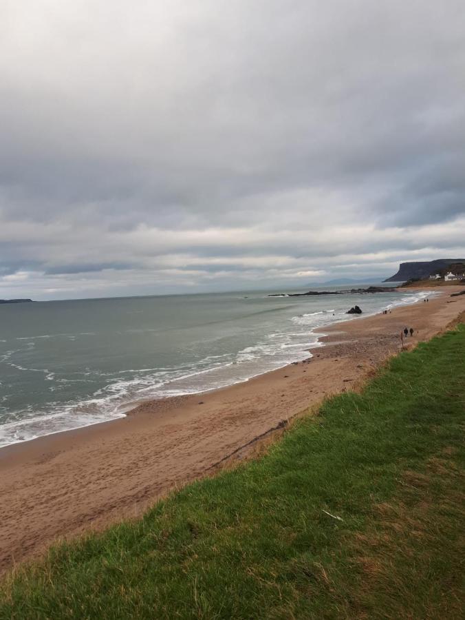 Ballycastle Town Centre Apartment Dış mekan fotoğraf